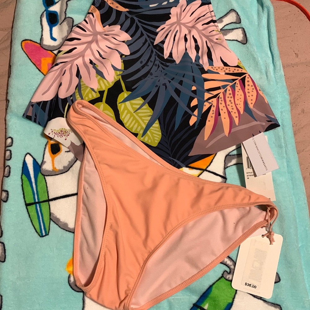 NWT Mix match swimsuit :top is medium : bottoms are small